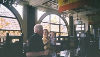 Pub_04